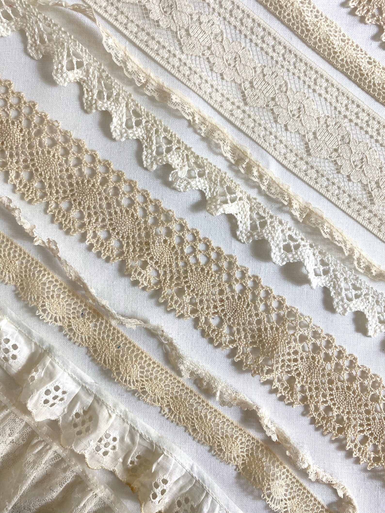 Vintage lace trim scrap bundle Lace remnants Cream laces Etsy
