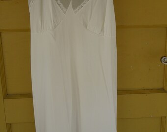 Delicate white lace slip Vintage Lorraine slip Size small