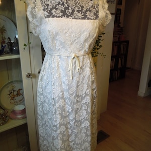 Vintage white short lace dress Made in USA  1960&#39;s