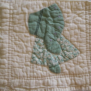 Vintage cutter quilt piece Calico Sun Bonnet Suel Shabby Cute and adorable!