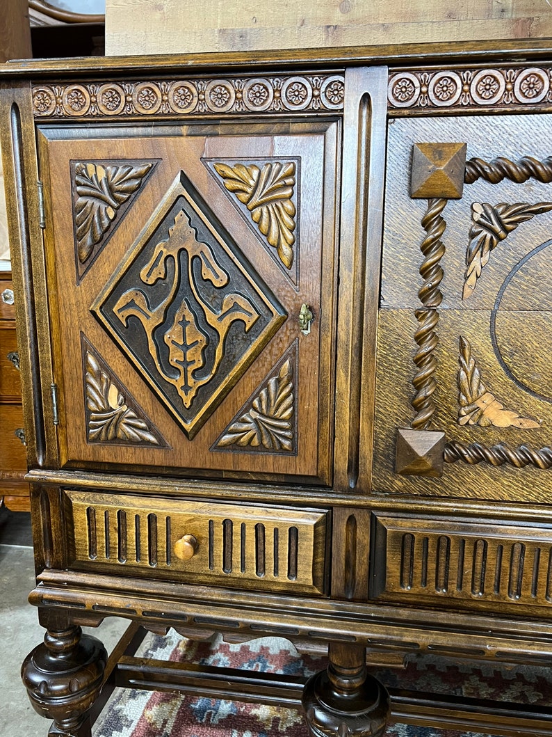 Vintage Oak Sideboard Buffet 1920's Renaissance Architecture Buffet