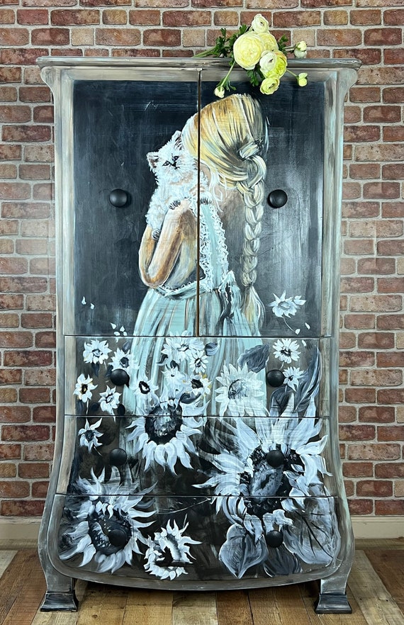 Girl armoire 2025