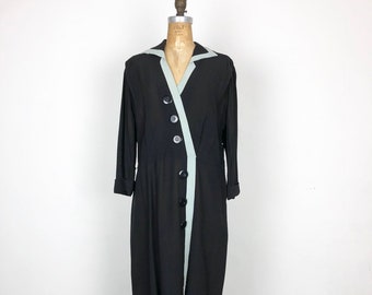 1940s Black and Grey Rayon Crepe Dress W/ Big Buttons M