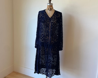 Vintage 1920s Navy Blue Burnout Silk Velvet Dress with Lace Collar M