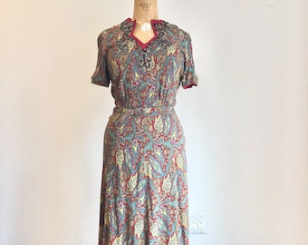 GORGEOUS 1940s Paisley Rayon Crepe Belted Dress W/ Sequin Appliqué S