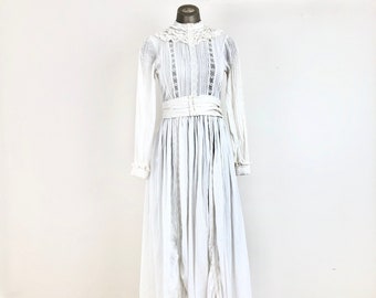 1970s White Cotton Edwardian Style Wedding Dress S