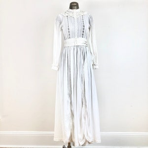 1970s White Cotton Edwardian Style Wedding Dress S