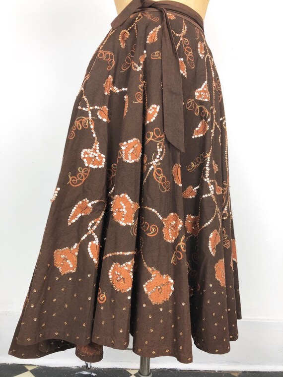 1950s Sequined Floral Brown Cotton Circle Skirt M - image 3