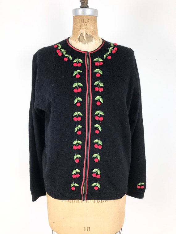 AMAZING 1950s Embroidered Cherries Wool Cardigan M - image 3