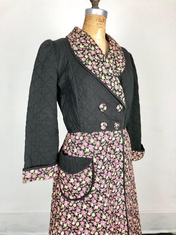 Adorable 1940s Quilted Floral Duster M