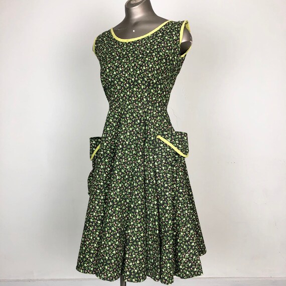 ADORABLE 1950s Calico Cotton Rhinestone Sun Dress