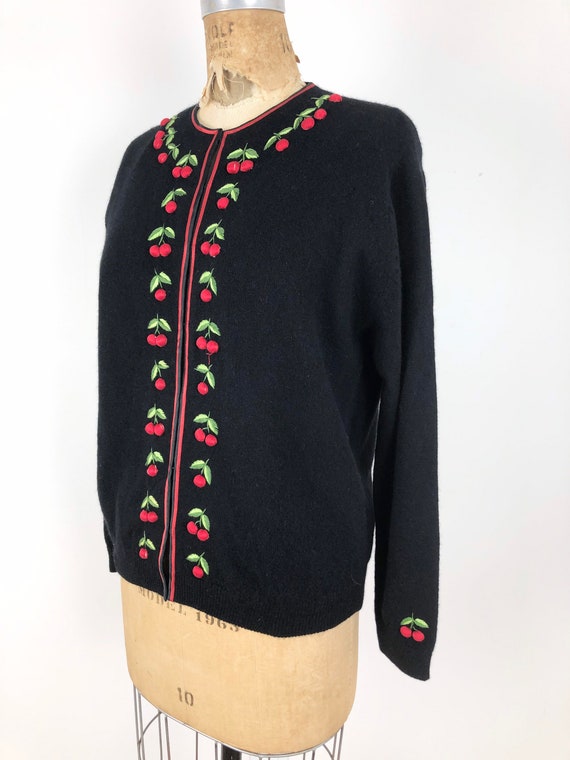 AMAZING 1950s Embroidered Cherries Wool Cardigan M - image 2