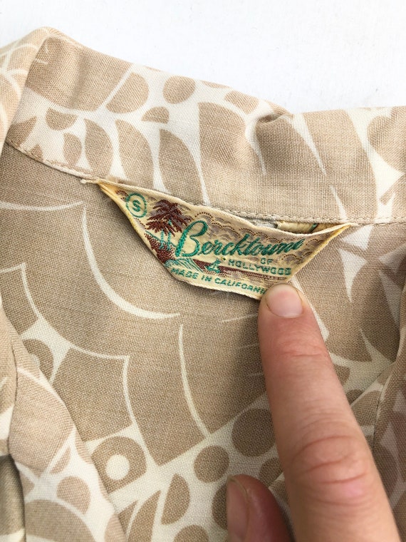 1940s Berktowne Tan and White Floral Rayon Gabard… - image 8