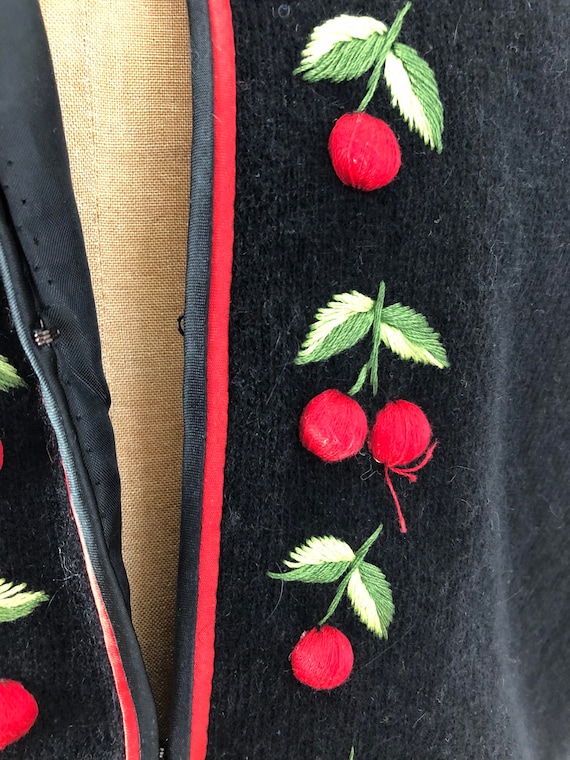 AMAZING 1950s Embroidered Cherries Wool Cardigan M - image 6