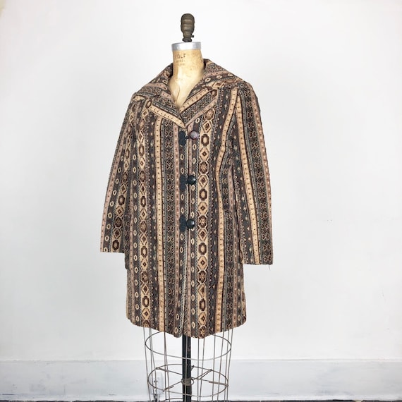 1960s Cream Tapestry Coat With Shearling Trim–S/M — La Poubelle Vintage