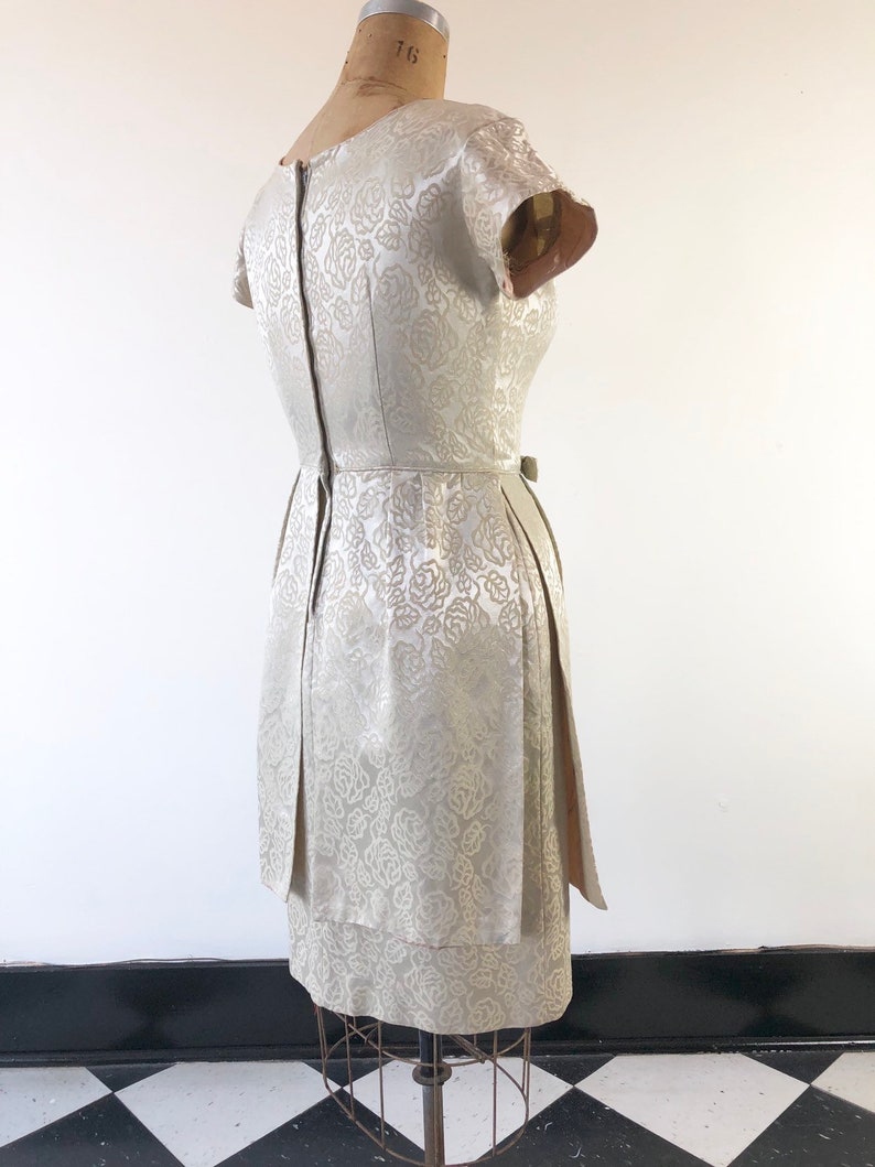 GORGEOUS 1960s Ivory Brocade Cocktail Dress M image 8