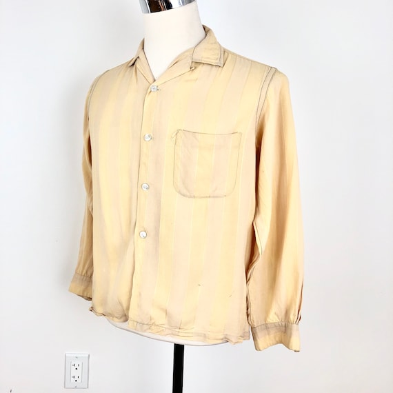1940’s Striped Pale Yellow Rayon Loop Collar Shirt