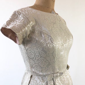 GORGEOUS 1960s Ivory Brocade Cocktail Dress M image 3