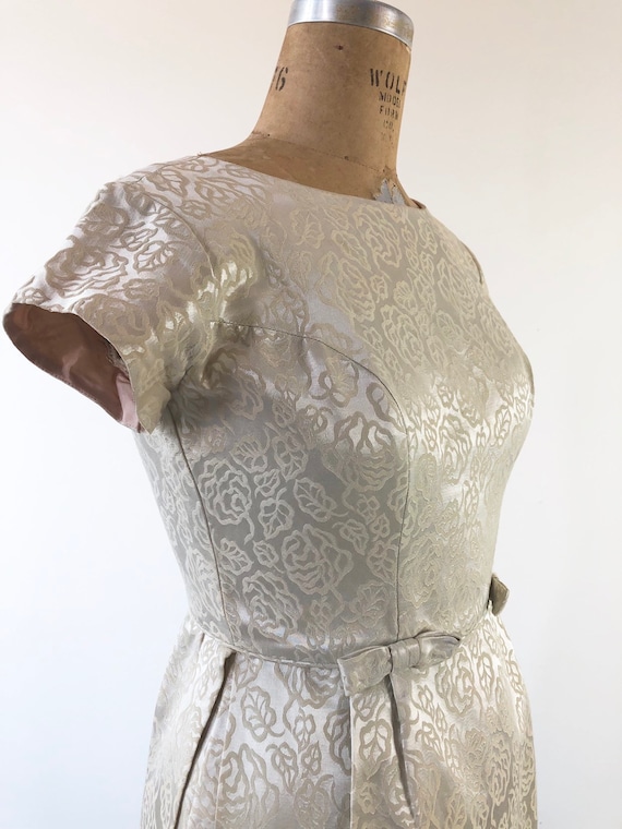 GORGEOUS 1960’s Ivory Brocade Cocktail Dress M - image 3