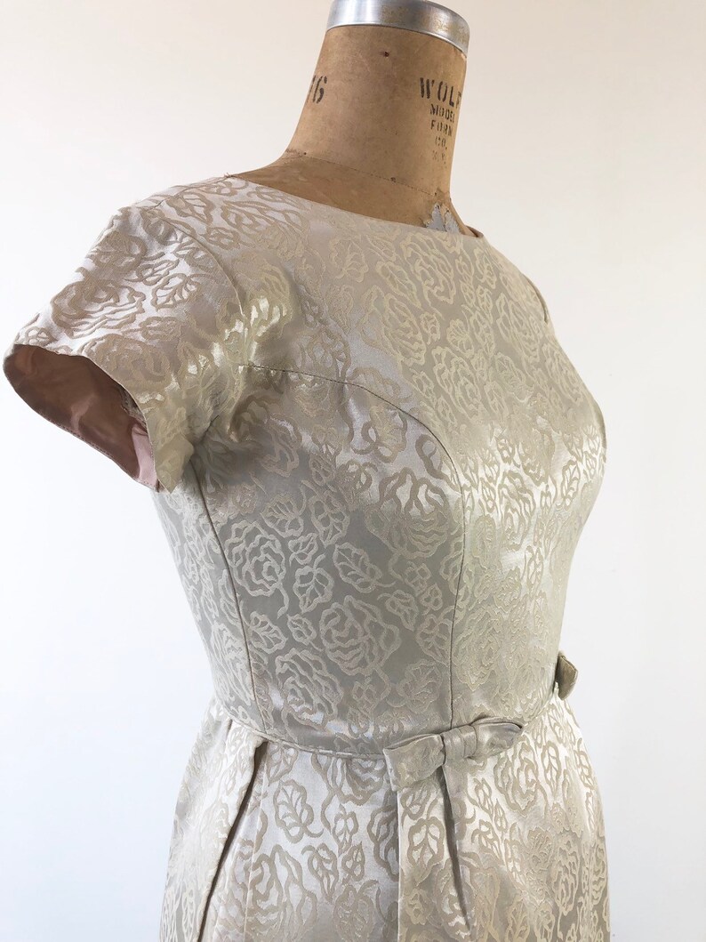 GORGEOUS 1960s Ivory Brocade Cocktail Dress M image 3