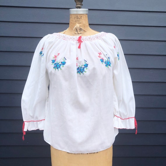 1970’s Embroidered Cross Stitch Peasant Blouse S