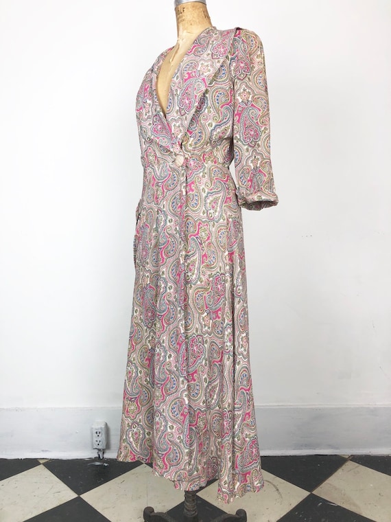 GORGEOUS 1940s Paisley Rayon Wrap Dressing Gown S - image 3