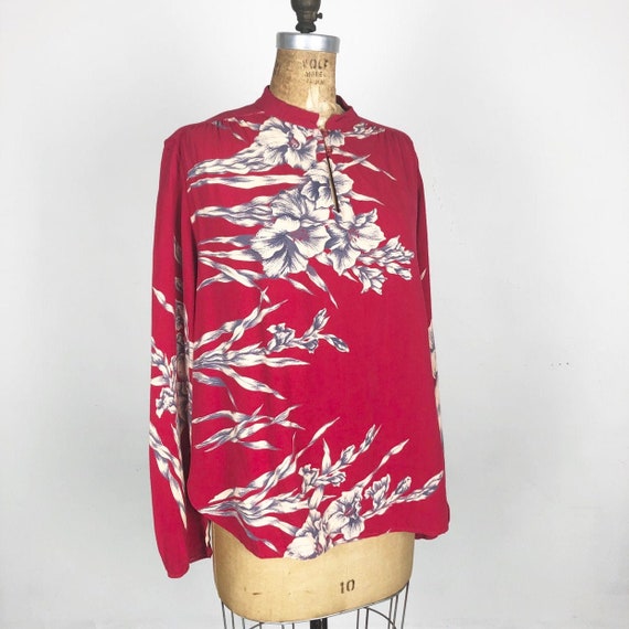 AMAZING 1970s Red Floral Rayon Blouse M