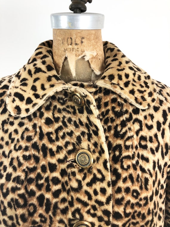 1960s Leopard Faux Fur Velveteen Swing Coat M - image 2