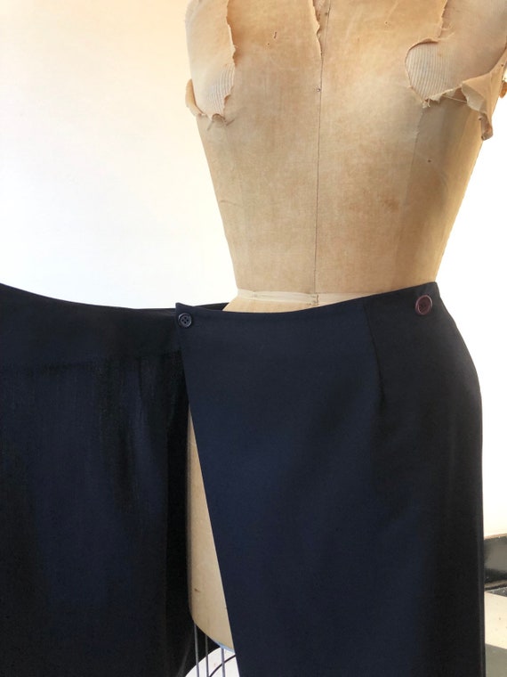 COOL 1990’s DKNY Scupltural Navy Wrap Skirt S - image 4