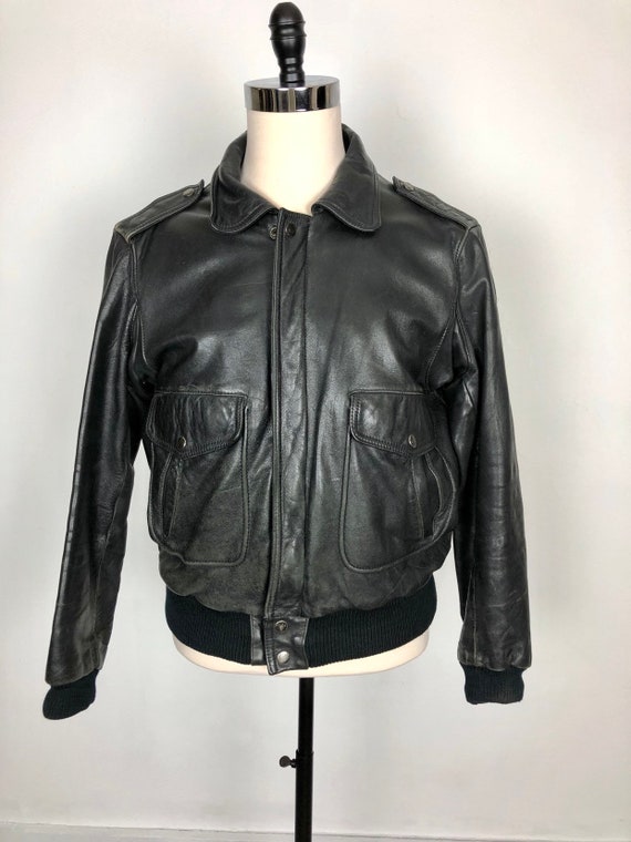 1970s Black Leather Bomber Jacket M
