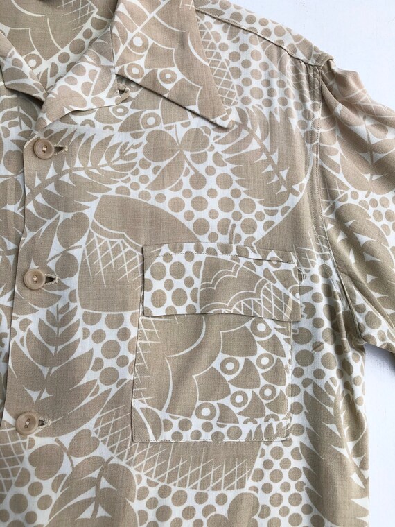 1940s Berktowne Tan and White Floral Rayon Gabard… - image 4