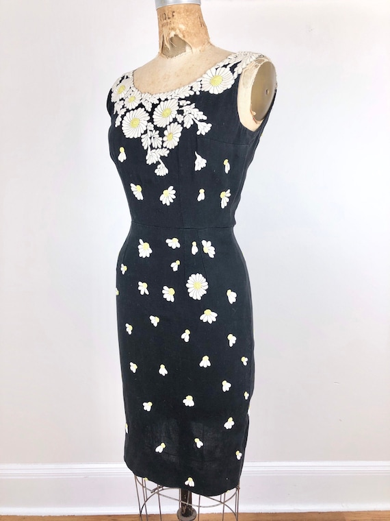 1950s Daisy Embroidered Black Linen Wiggle Dress S