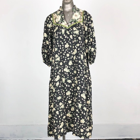 SWEET 1970’s Floral Rayon Peasant Dress S