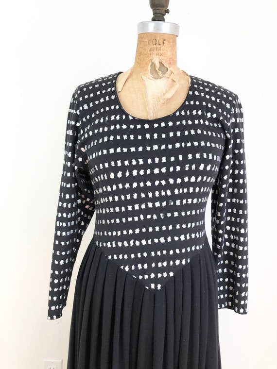 1980s Printed Black Cotton Knit Keyhole Dress S - image 3