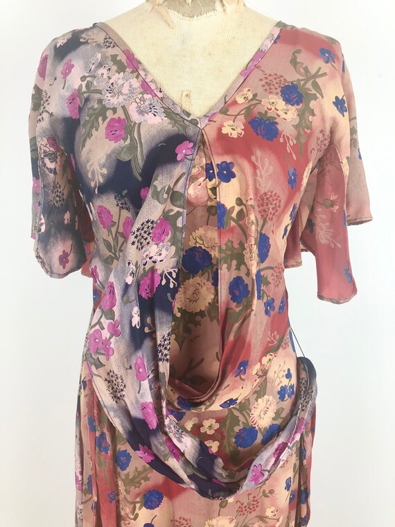 1970s Two Tone Flutter Sleeve Wrap Front Floral R… - image 2