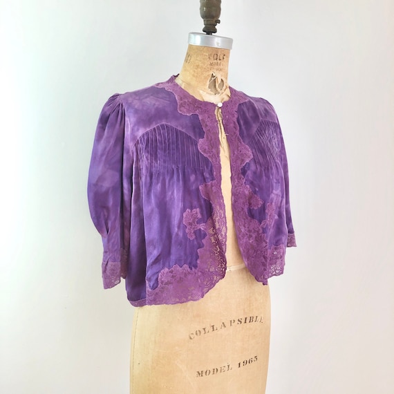 1940’s Purple Dyed Silk and Lace Bed Jacket S M