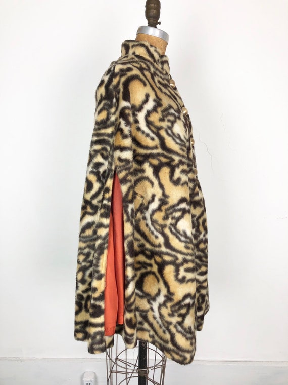 DYNAMITE 60s Faux Leopard Cape M