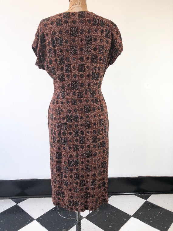 CUTE 1940’s Novelty Print Brown Rayon Dress M - image 6