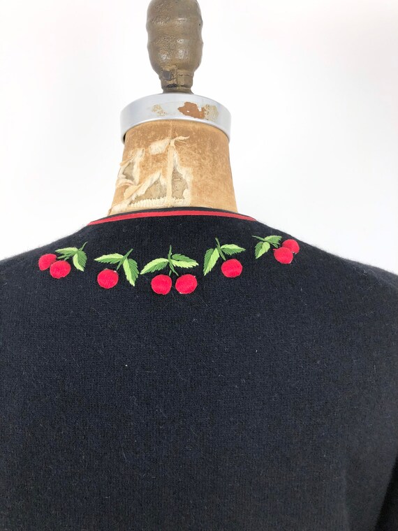 AMAZING 1950s Embroidered Cherries Wool Cardigan M - image 8