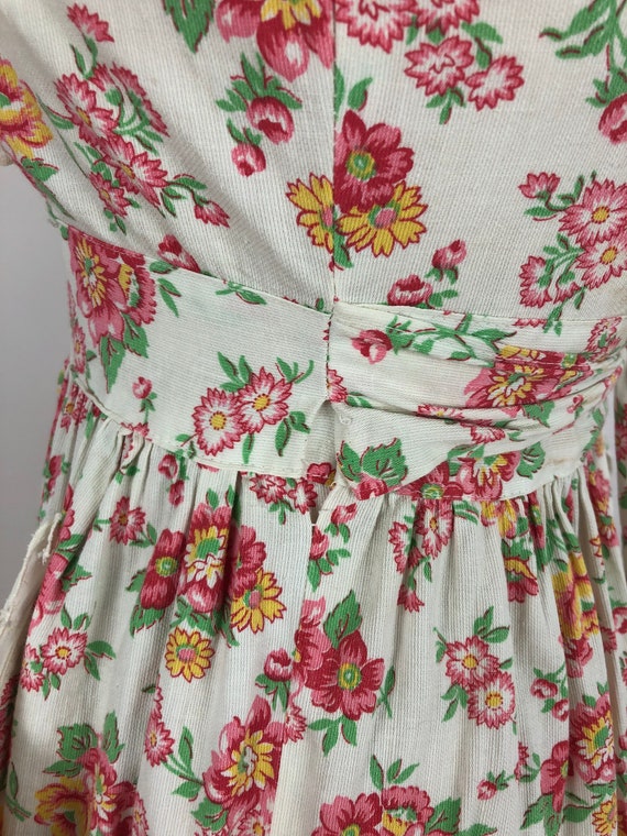1930s Floral Cotton Pinafore Style Dress S - image 8
