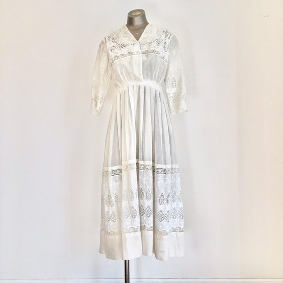 Antique Edwardian White Embroidered Cotton Lawn Dr