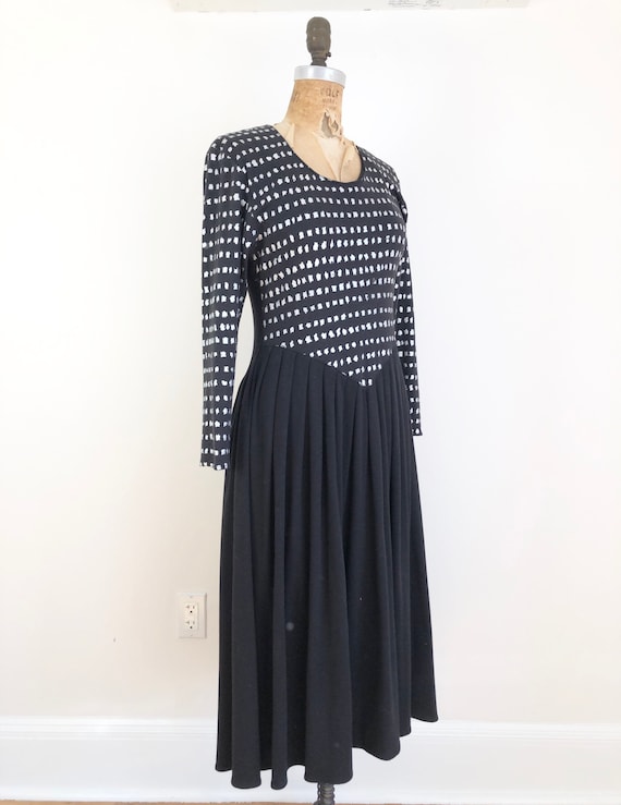 1980s Printed Black Cotton Knit Keyhole Dress S - image 4
