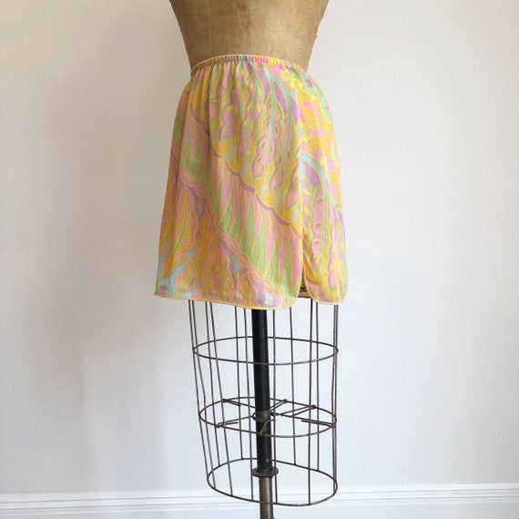 CUTE 1960’s Psychedelic Half Slip Mini Skirt S M