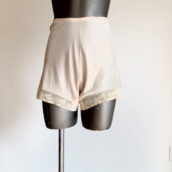 1930 Pink Silk Knit Tap Shorts XS