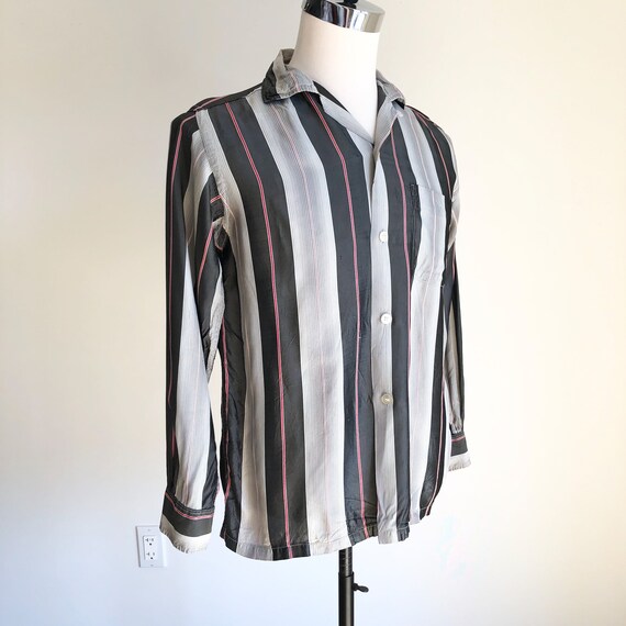 1950s Striped Grey Silky Rayon Loop Collar Shirt M