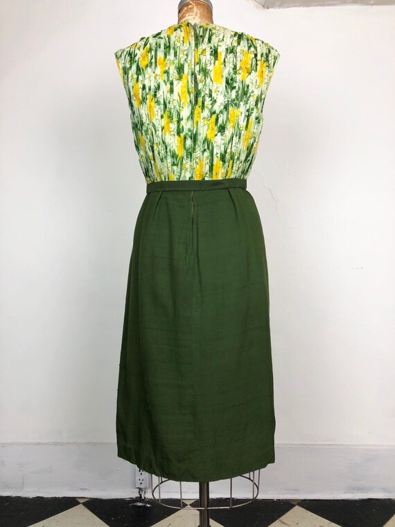 1960s Green Floral Rayon Chiffon and Linen Wiggle… - image 4