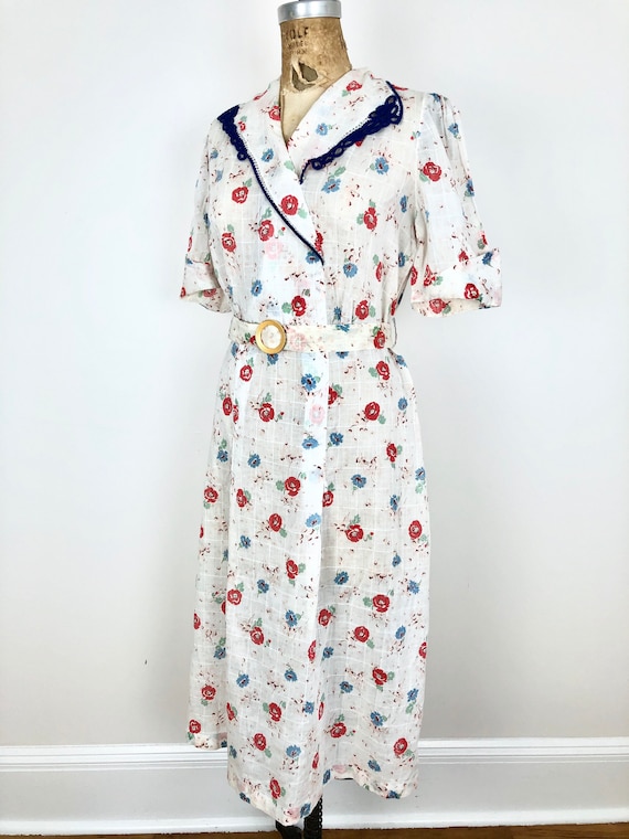 Beautiful 1930s Floral White Cotton Belted Dress M