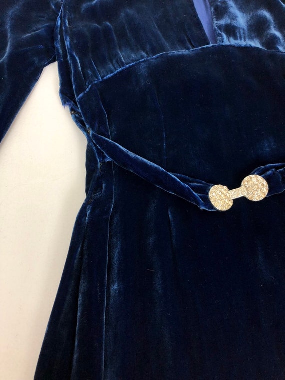 1930s Blue Silk Velvet Belted Art Deco Gown W/ In… - image 9