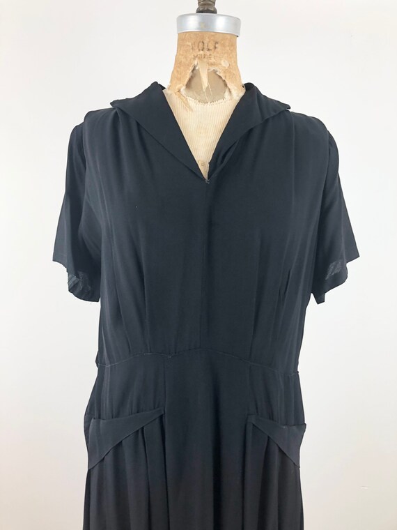 1940s Capped Sleeve Black Rayon Crepe Dress M - image 2