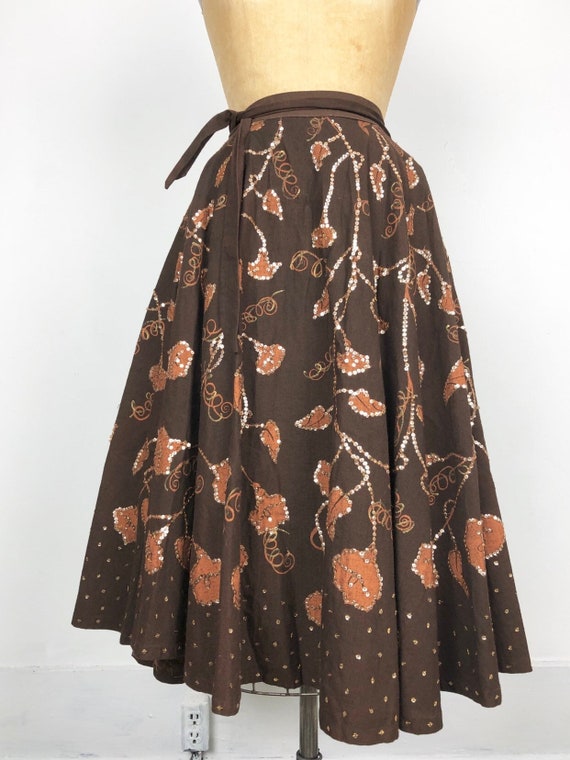 1950s Sequined Floral Brown Cotton Circle Skirt M - image 1